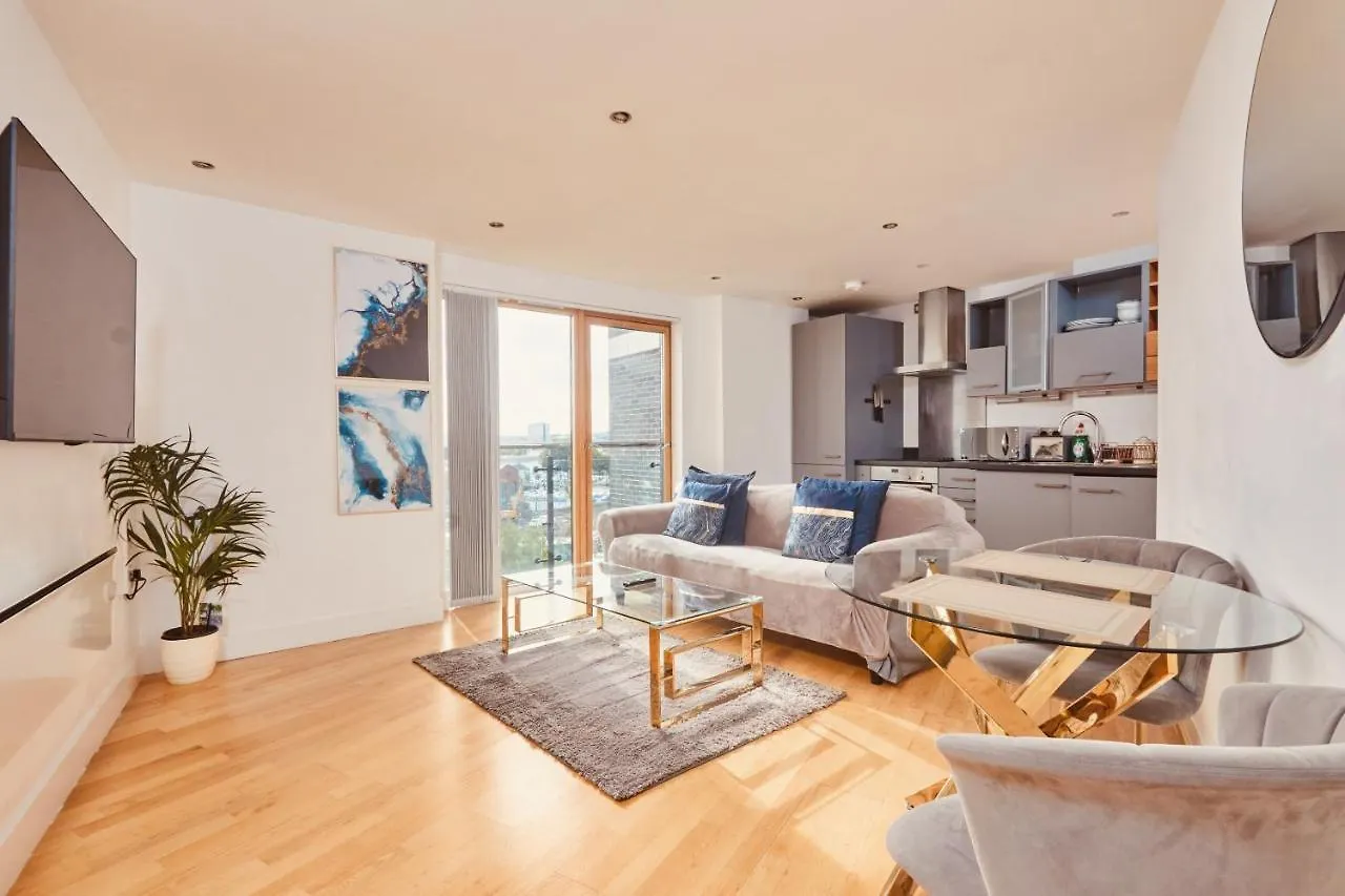 Modern Deluxe Leeds Dock Apartment Free Secure Parking